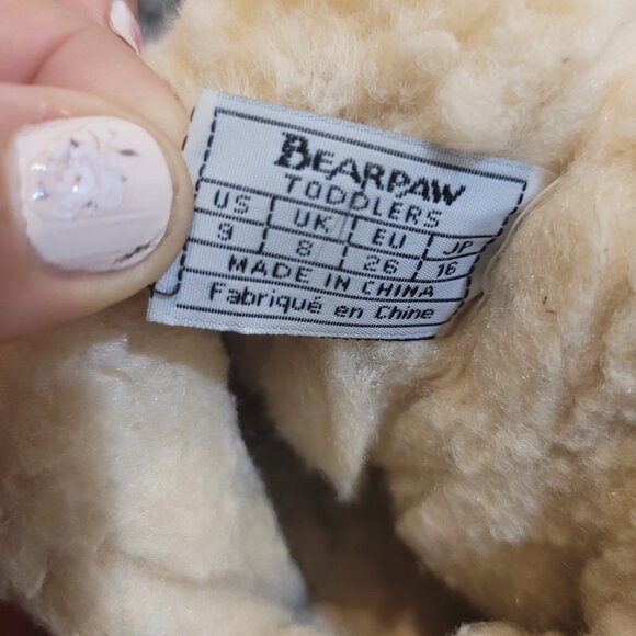 TODDLER~ BEARPAW BOOTS~SHEEPSKIN FOOTBED & SUEDE OUTSIDE~ SO CUTE! SIZE  9 - Picture 4 of 14